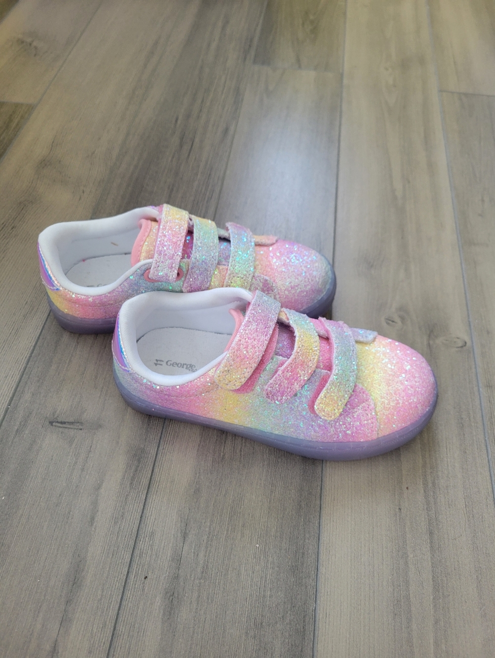 🩷3/20$ Girl 11 US Sneakers with Hook-and-Loop Straps And Ligth Up